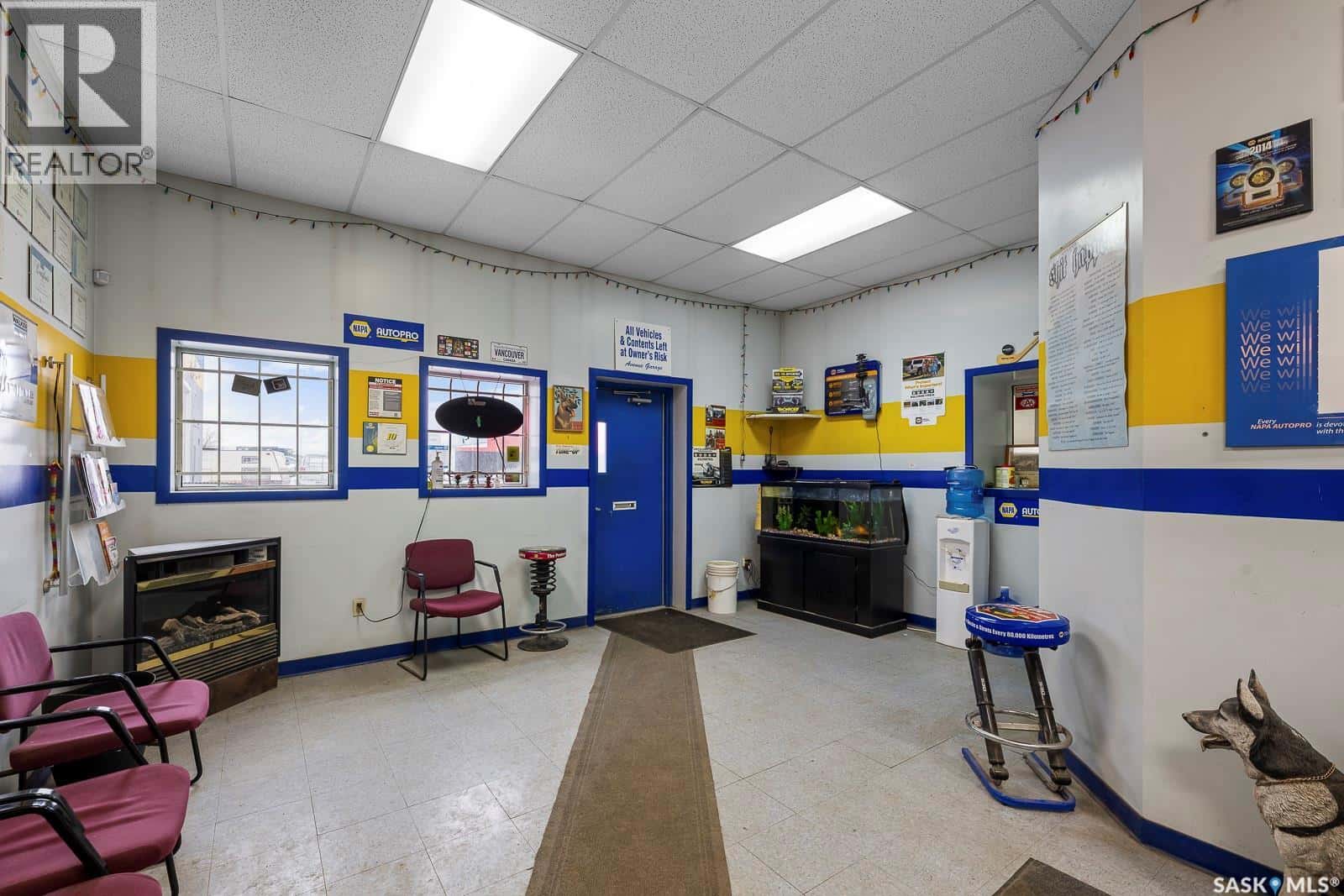 1524 MONTREAL STREET — Regina, Saskatchewan - Photo 4 of 33