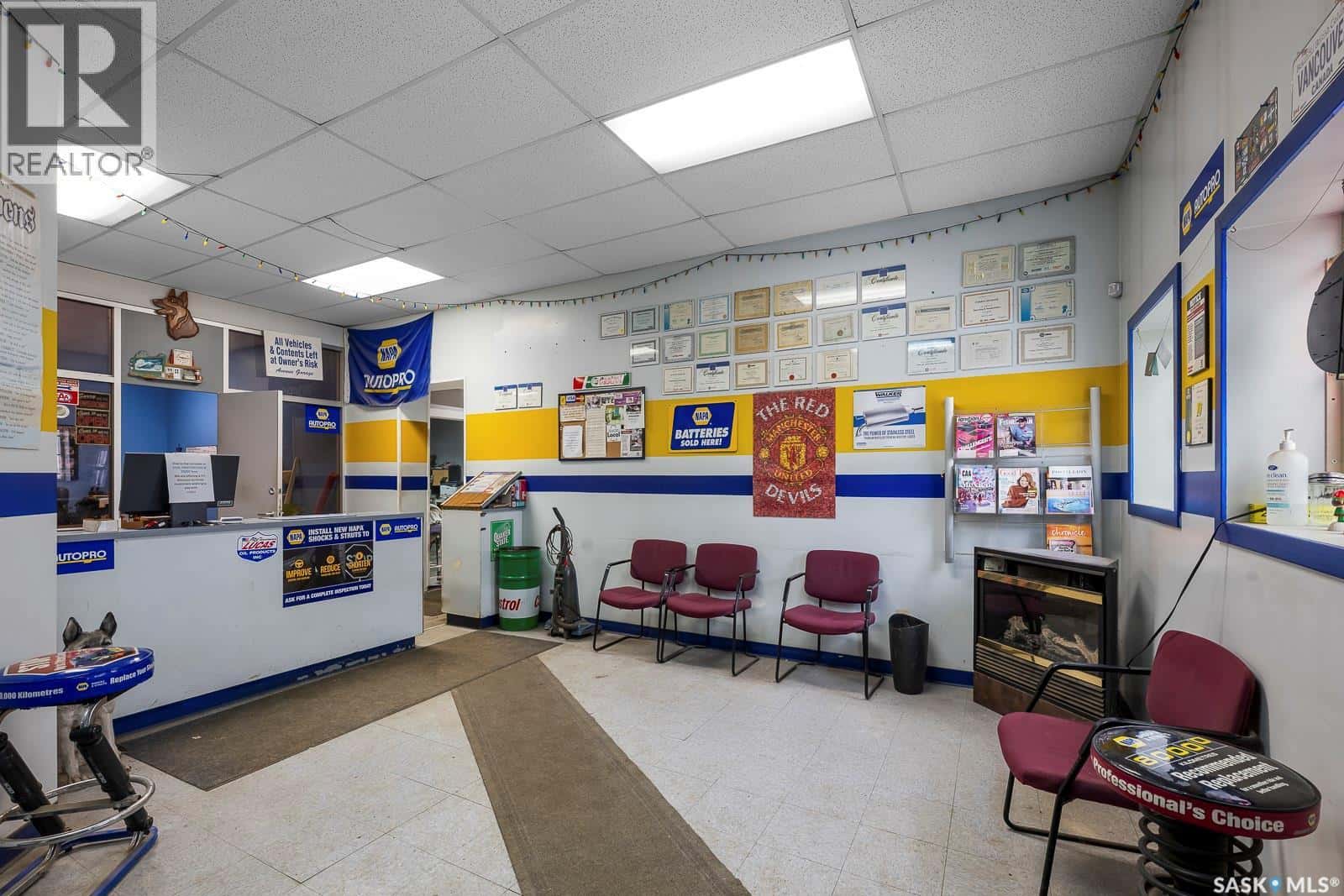 1524 MONTREAL STREET — Regina, Saskatchewan - Photo 5 of 33