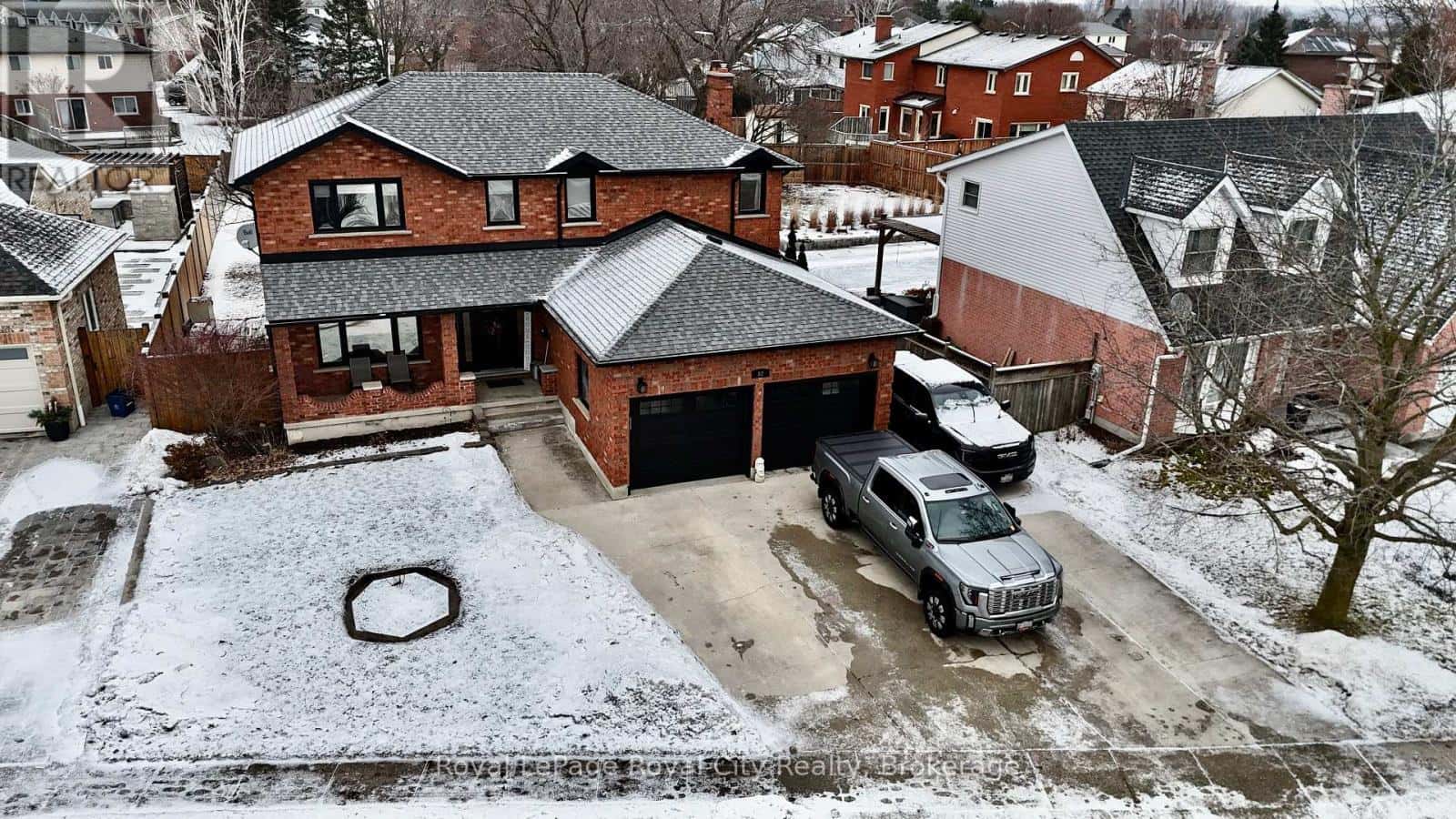 82 GUNN AVENUE — Cambridge, Ontario - Photo 5 of 47