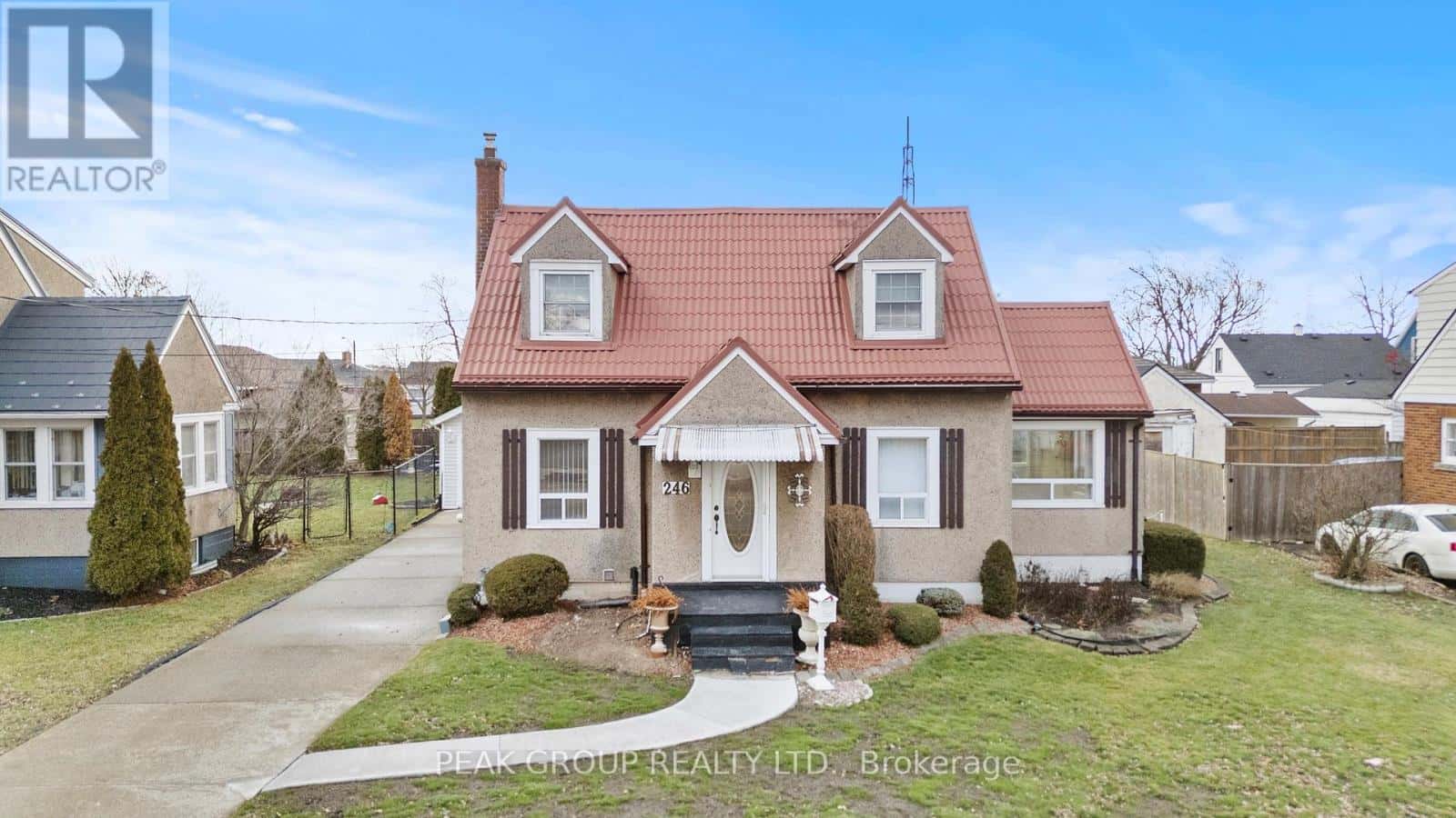 246 SCHOLFIELD AVENUE S — Welland (Lincoln/Crowland), Ontario - Photo 2 of 34