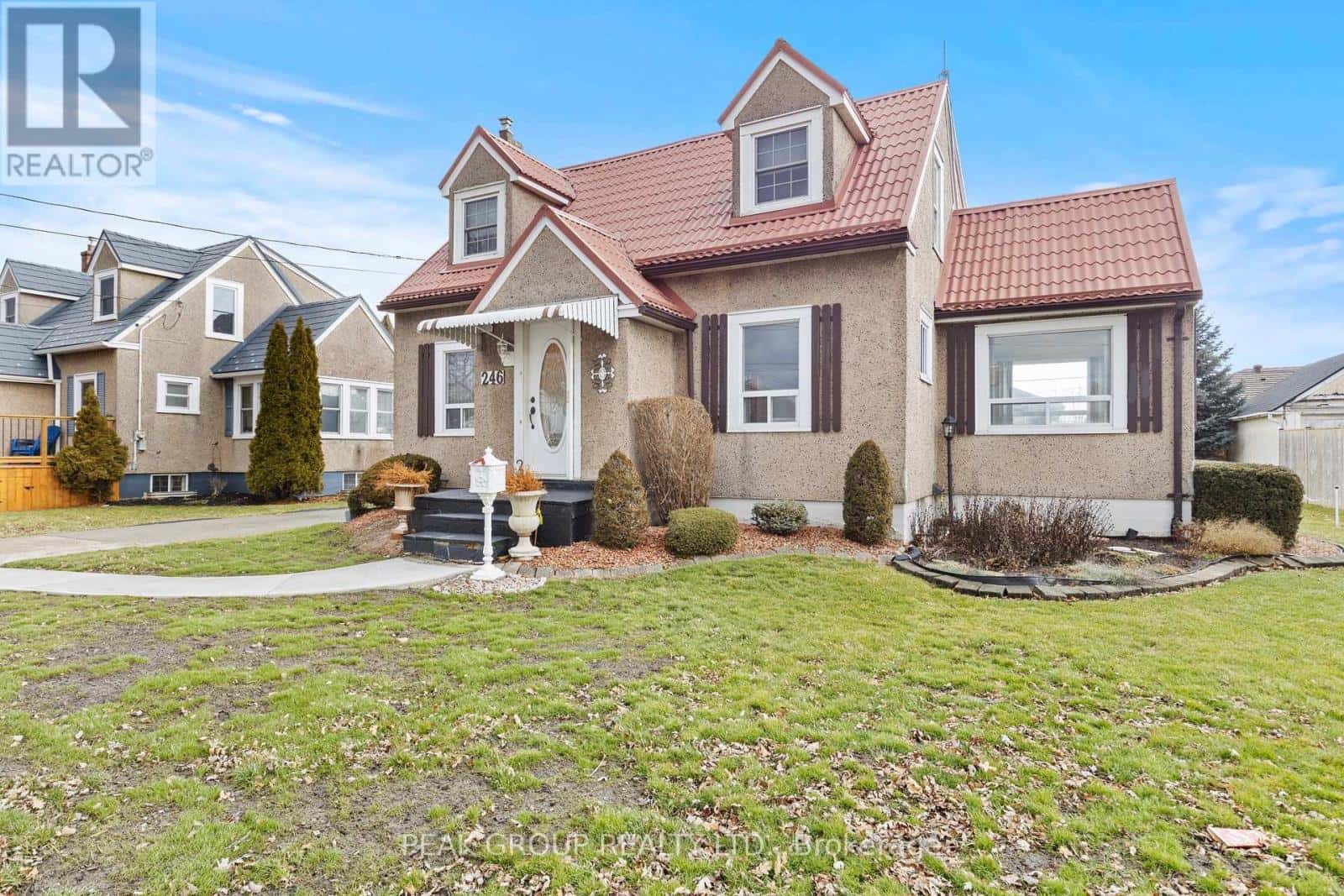 246 SCHOLFIELD AVENUE S — Welland (Lincoln/Crowland), Ontario - Photo 4 of 34