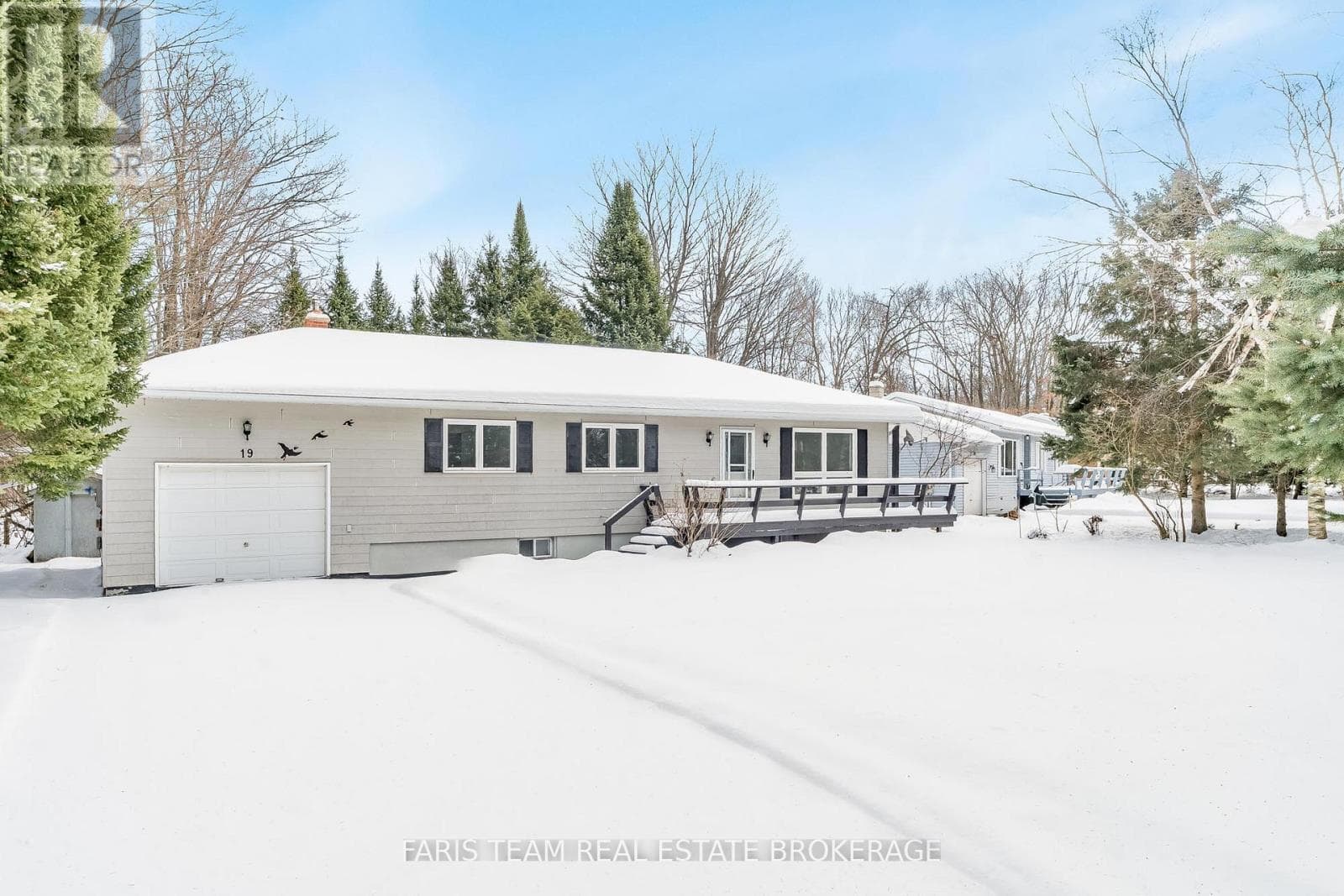 19 WAKUNDA CRESCENT — Tiny, Ontario - Main photo