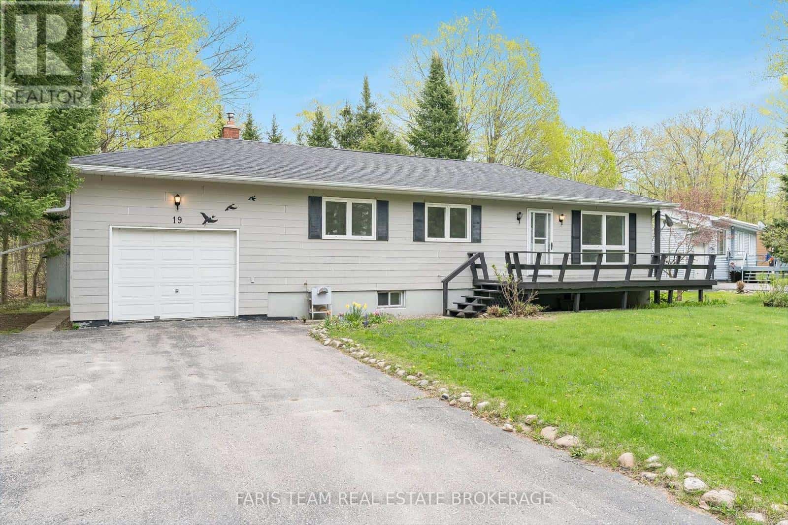 19 WAKUNDA CRESCENT — Tiny, Ontario - Photo 3 of 26