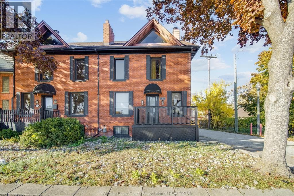 560 CHATHAM STREET — Windsor, Ontario - Main photo