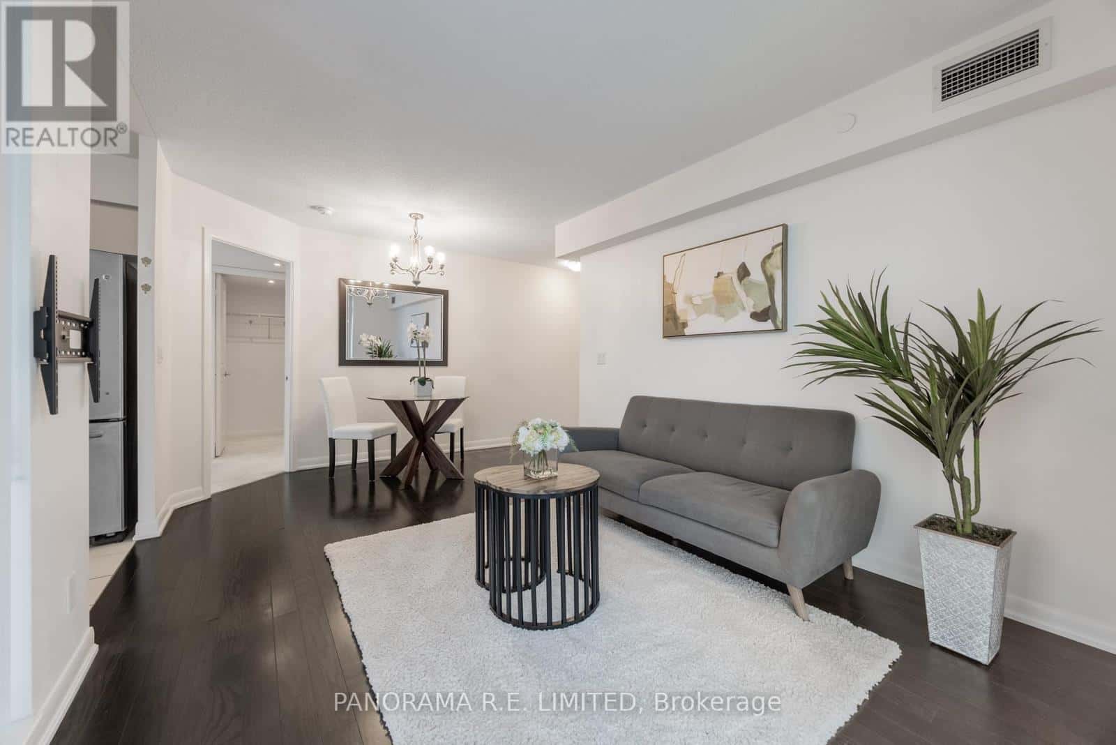 1207 - 215 SHERWAY GARDENS ROAD — Toronto (Islington-City Centre West), Ontario - Photo 2 of 30