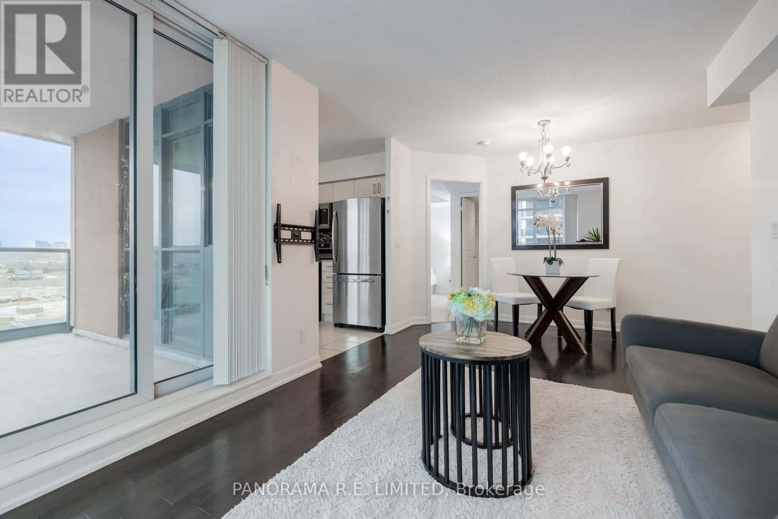 1207 - 215 SHERWAY GARDENS ROAD — Toronto (Islington-City Centre West), Ontario - Photo 5 of 30