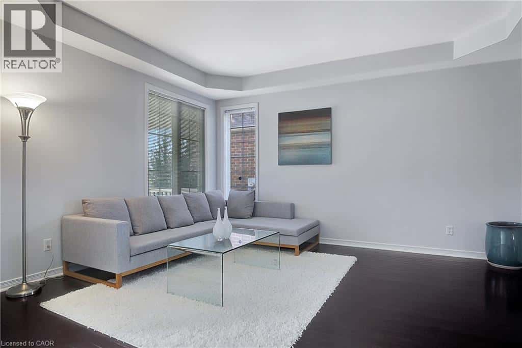 320 ROBERT FERRIE Drive — Kitchener, Ontario - Photo 4 of 39