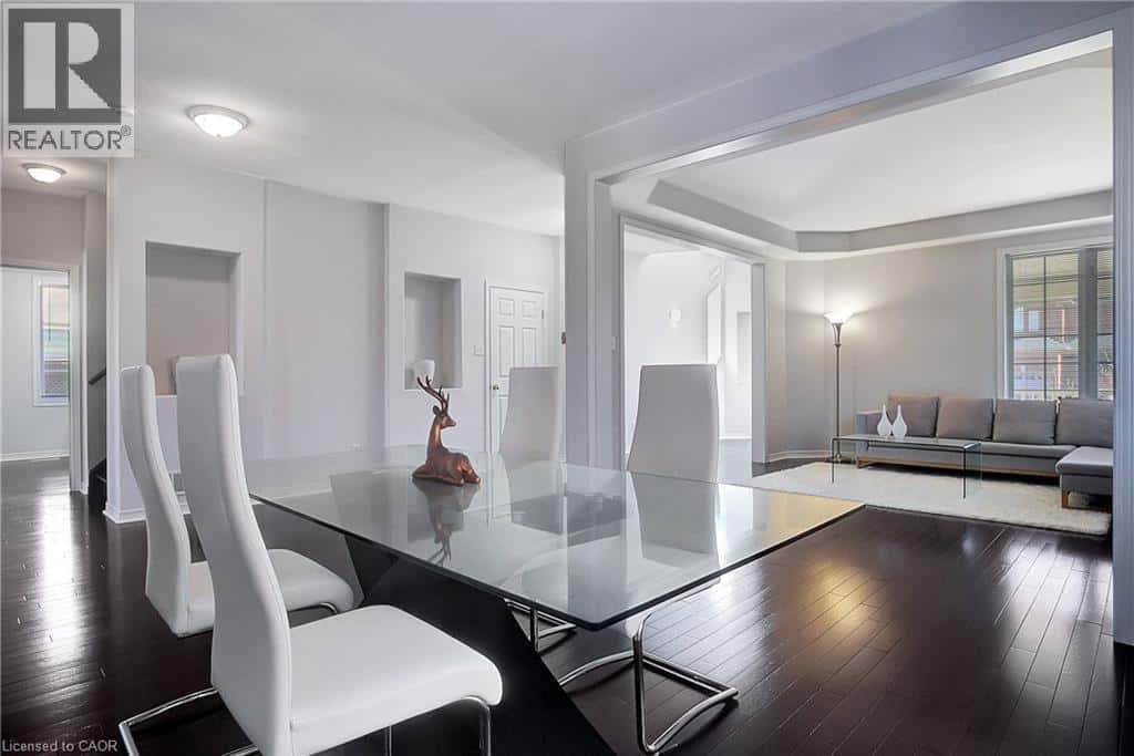 320 ROBERT FERRIE Drive — Kitchener, Ontario - Photo 5 of 39