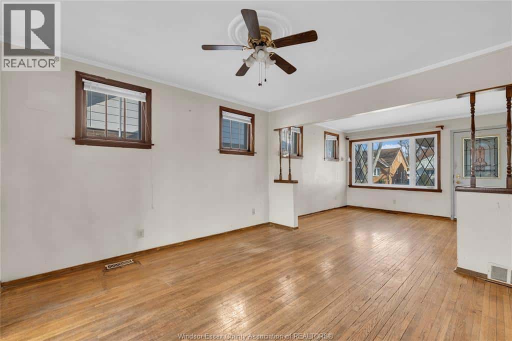 1923 GEORGE — Windsor, Ontario - Photo 5 of 20