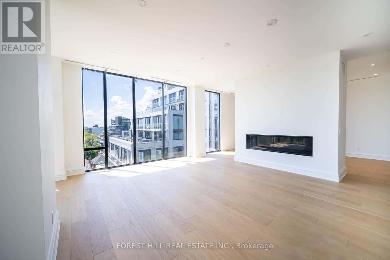 6A - 2010 BATHURST STREET — Toronto (Humewood-Cedarvale), Ontario - Photo 5 of 24