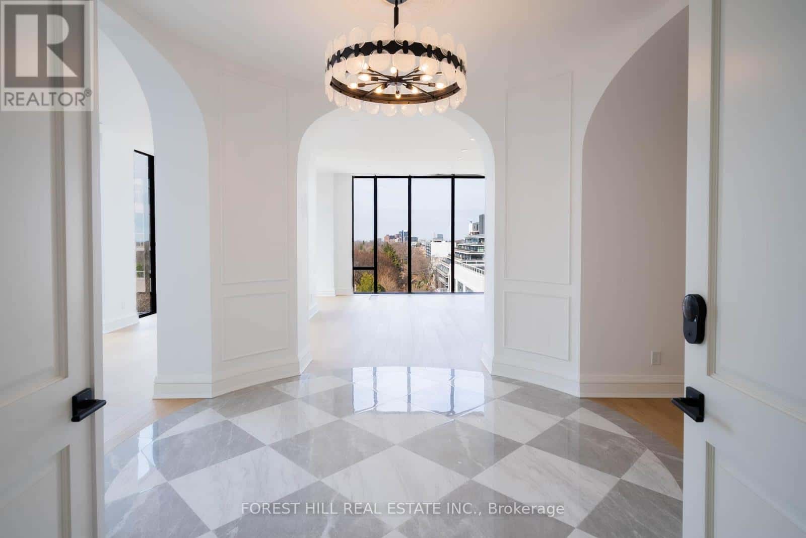 6A - 2010 BATHURST STREET — Toronto (Humewood-Cedarvale), Ontario - Photo 3 of 24