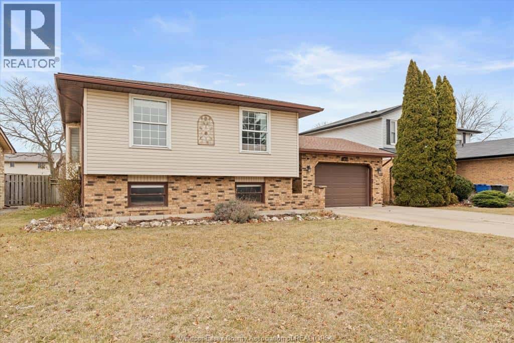 13292 ST. GREGORY'S ROAD — Tecumseh, Ontario - Photo 3 of 36