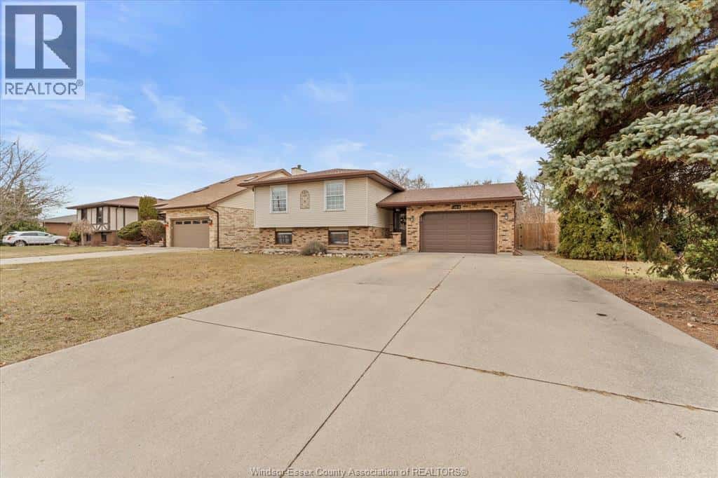 13292 ST. GREGORY'S ROAD — Tecumseh, Ontario - Photo 4 of 36