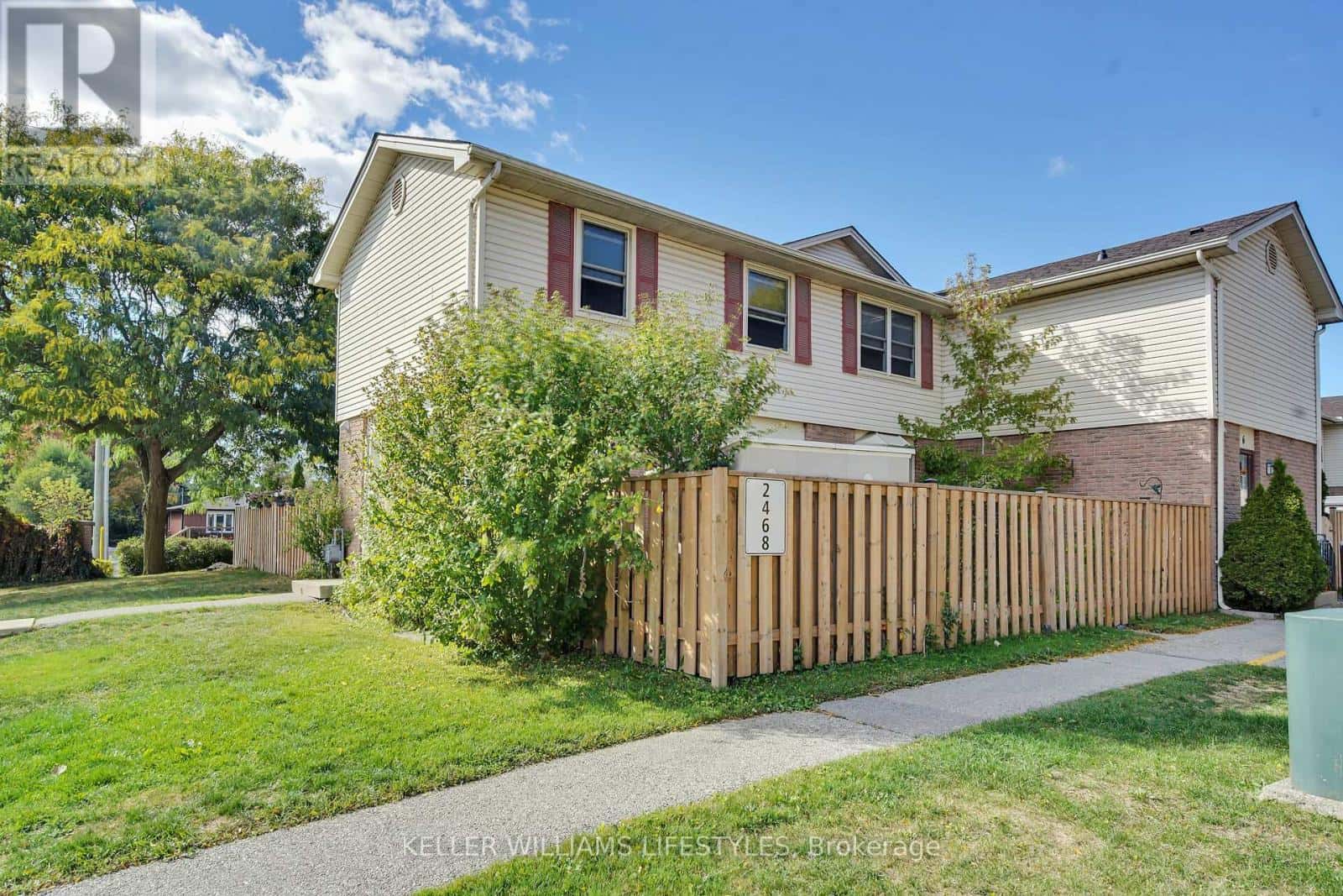 4 - 230 CLARKE ROAD — London East (East H), Ontario - Photo 3 of 47