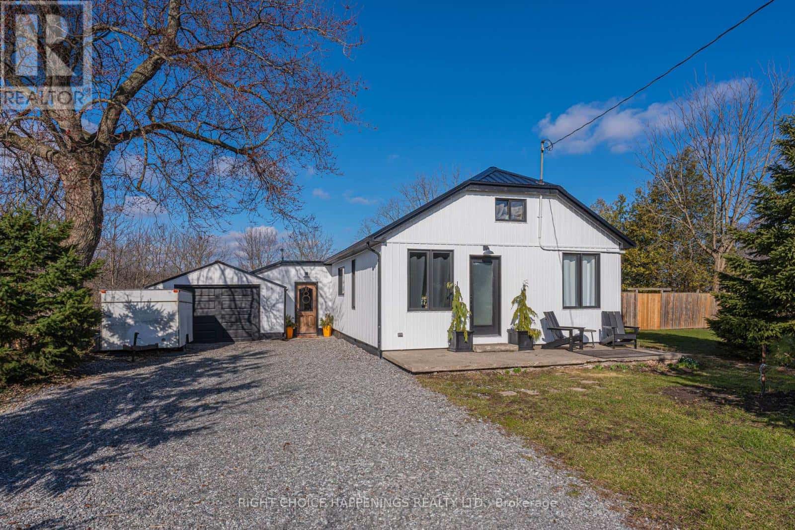 1368 LORRAINE ROAD — Port Colborne (Sherkston), Ontario - Photo 2 of 27