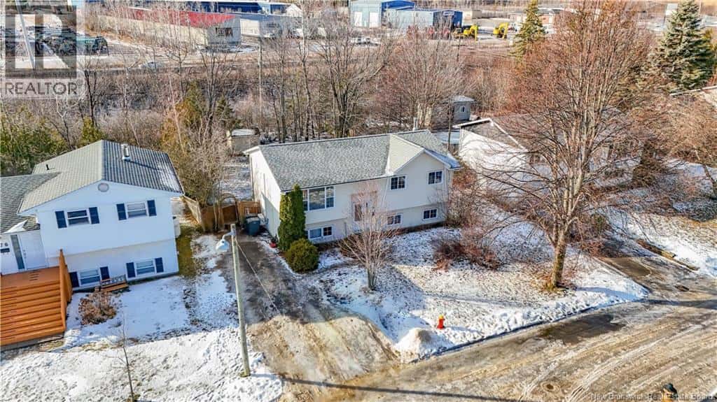 70 Emmerson Street — Fredericton, New Brunswick - Photo 3 of 48