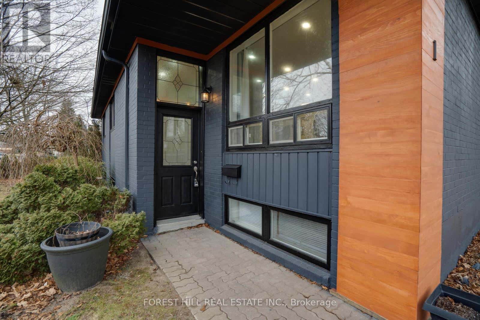 1 WILLIS DRIVE — Aurora (Aurora Highlands), Ontario - Photo 2 of 32