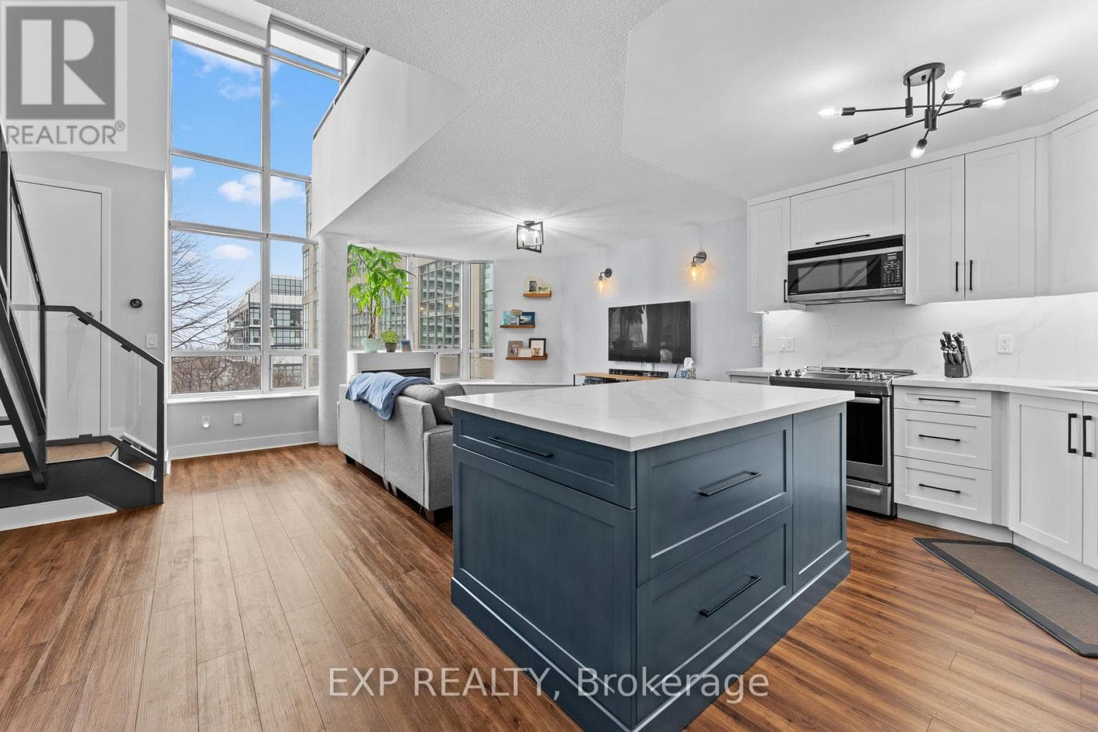 637 - 250 MANITOBA STREET — Toronto (Mimico), Ontario - Main photo