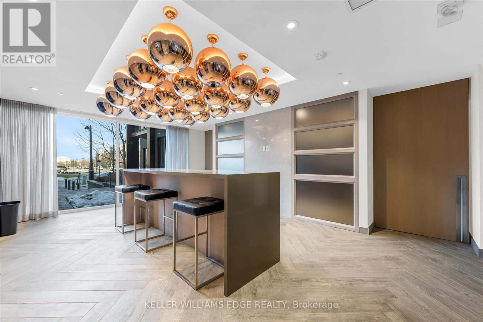 402 - 150 SABINA DRIVE — Oakville (GO Glenorchy), Ontario - Photo 3 of 24