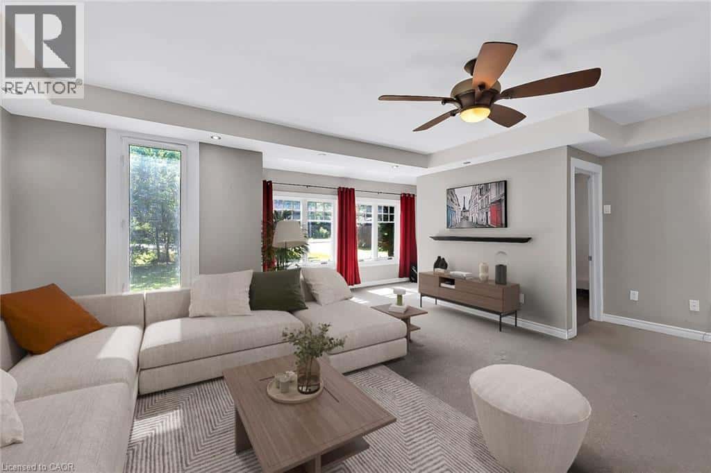 126 MOUNTAIN Road — Grimsby, Ontario - Photo 5 of 37