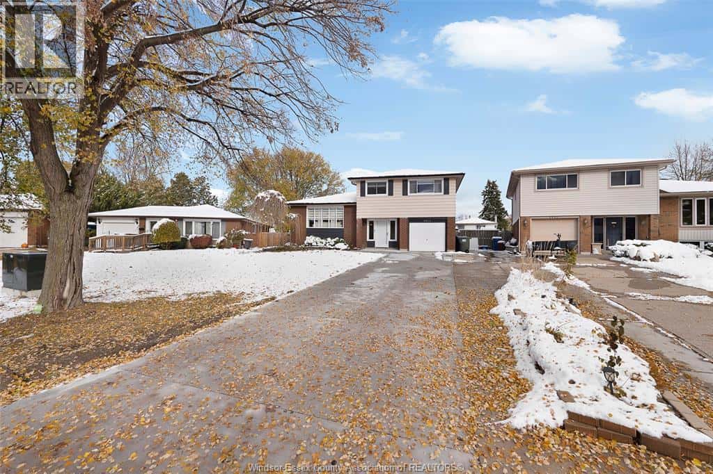 9926 ASGARD — Windsor, Ontario - Photo 2 of 39