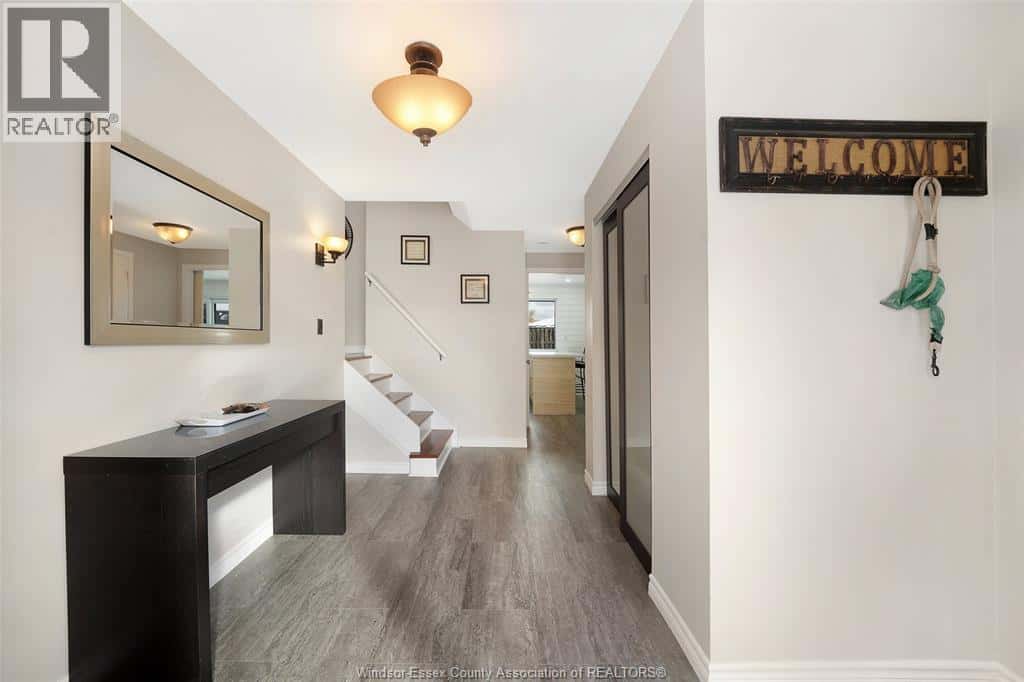 9926 ASGARD — Windsor, Ontario - Photo 5 of 39