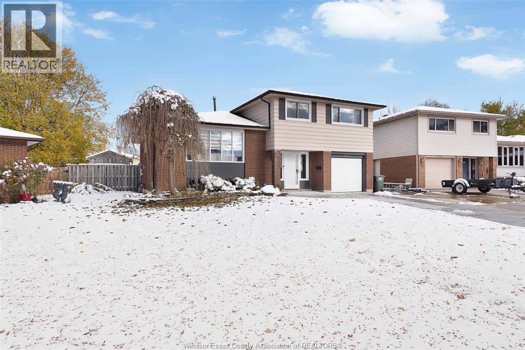 9926 ASGARD — Windsor, Ontario - Photo 4 of 39