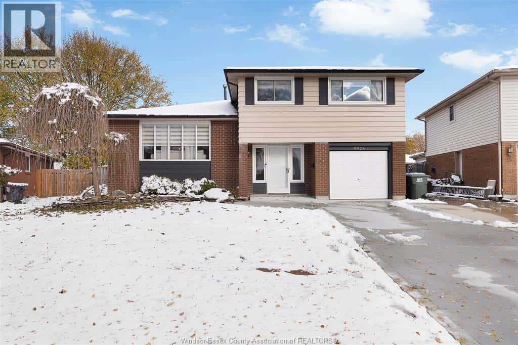 9926 ASGARD — Windsor, Ontario - Photo 3 of 39