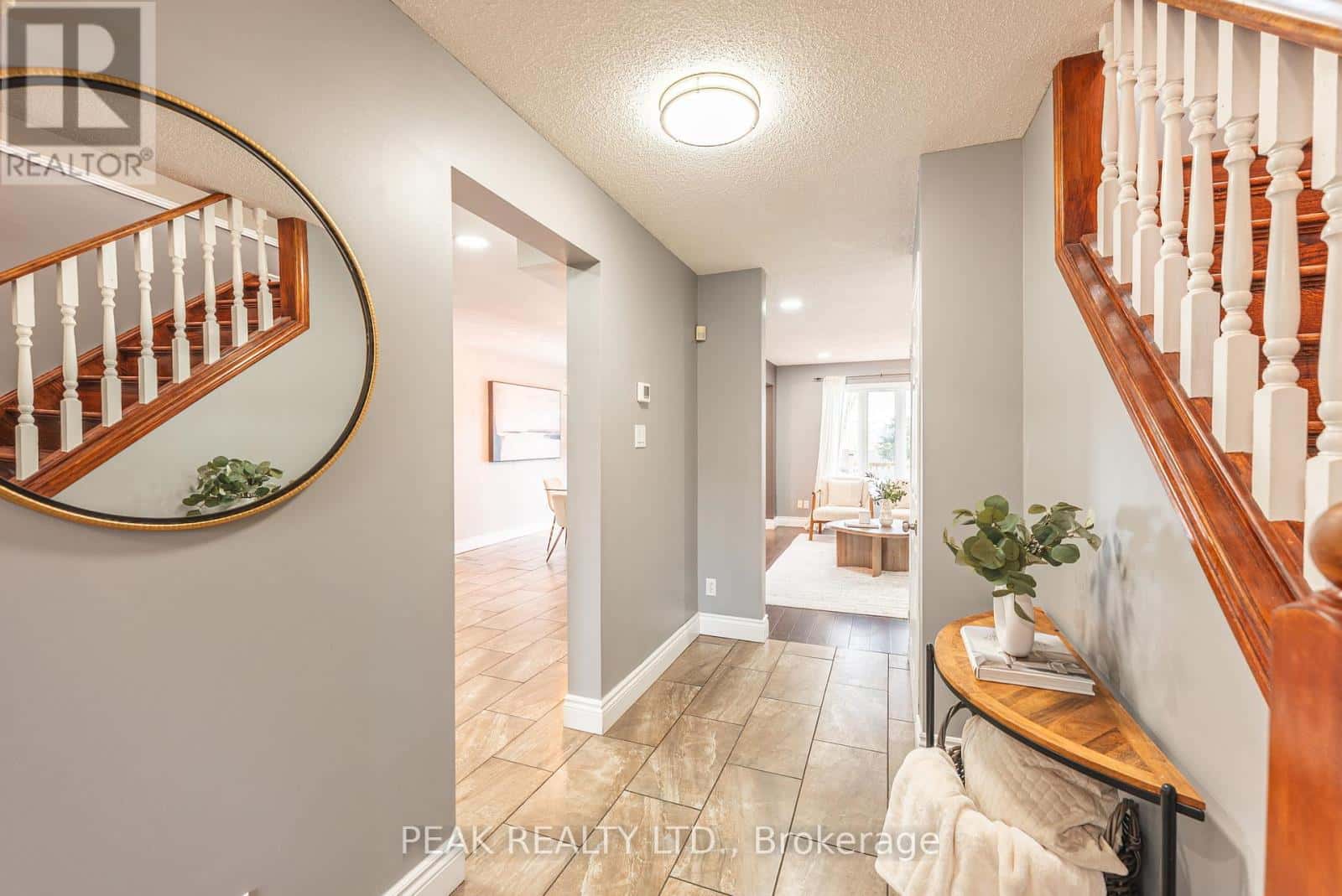 42 ROMAN CRESCENT — London East (East I), Ontario - Photo 3 of 47