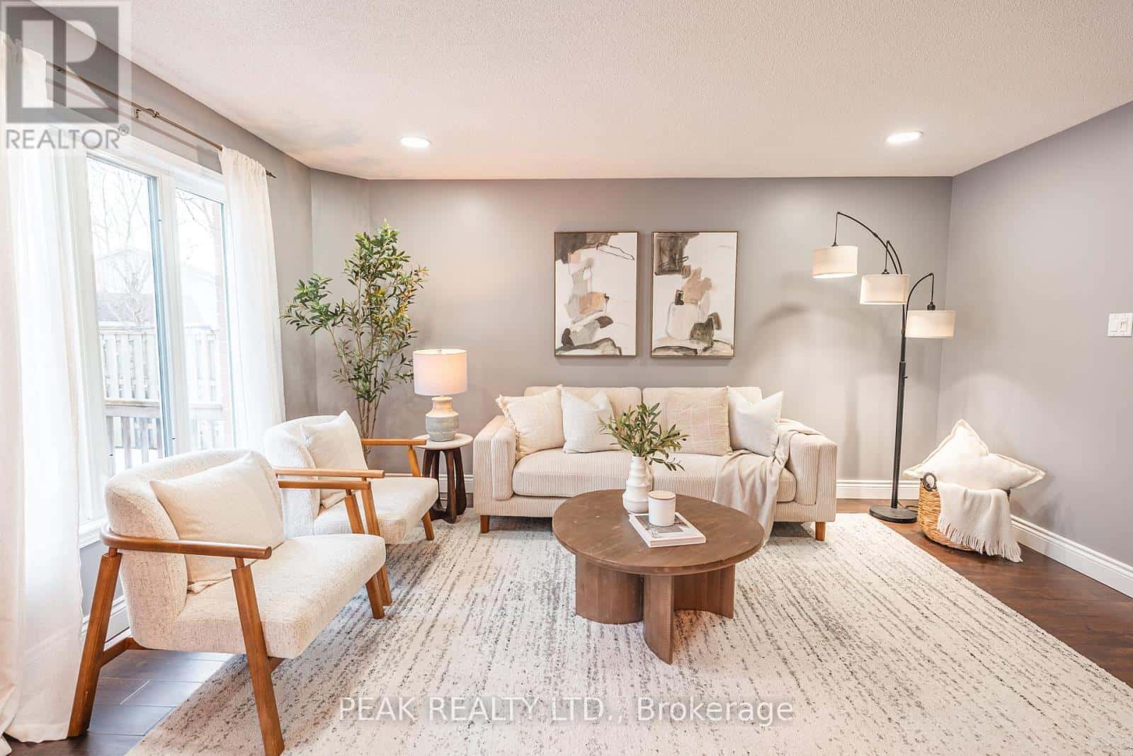 42 ROMAN CRESCENT — London East (East I), Ontario - Photo 5 of 47