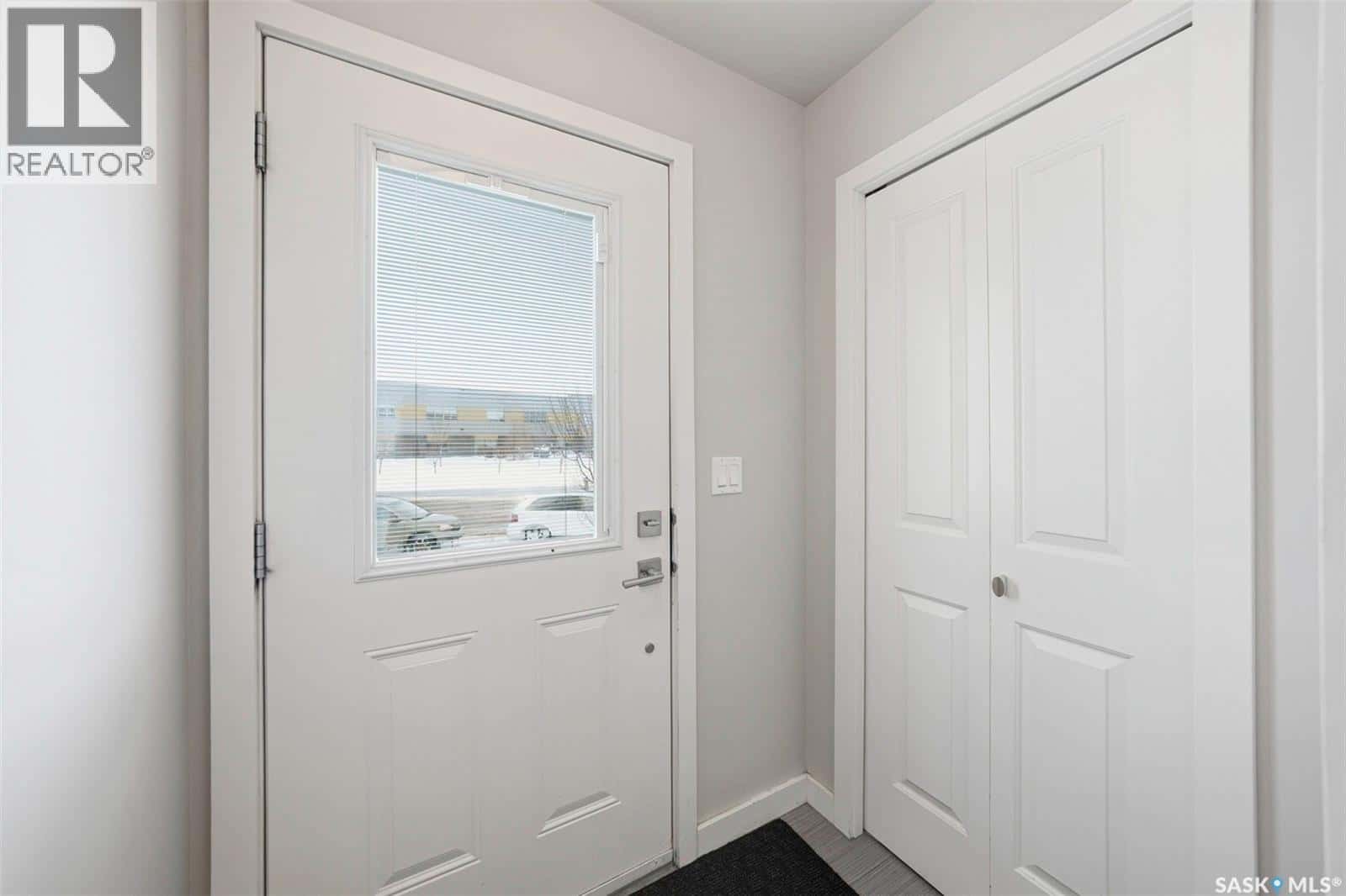 103 1120 Hampton CIRCLE — Saskatoon, Saskatchewan - Photo 3 of 30