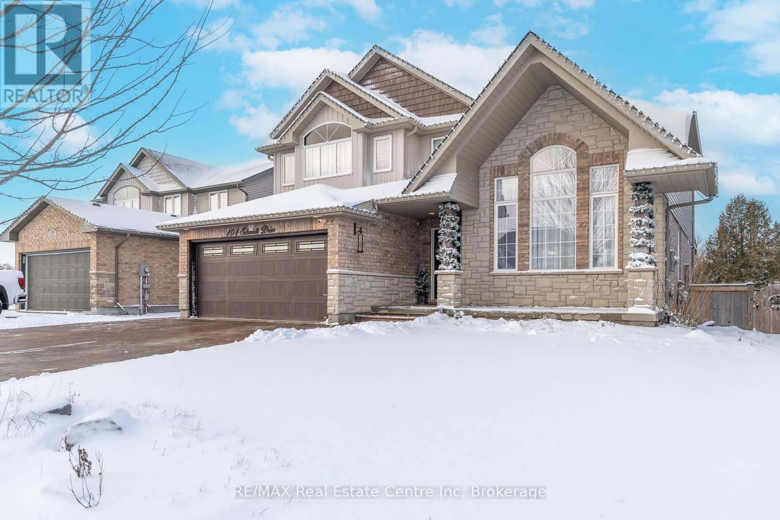 104 SCHMIDT DRIVE — Wellington North (Arthur), Ontario - Photo 3 of 49