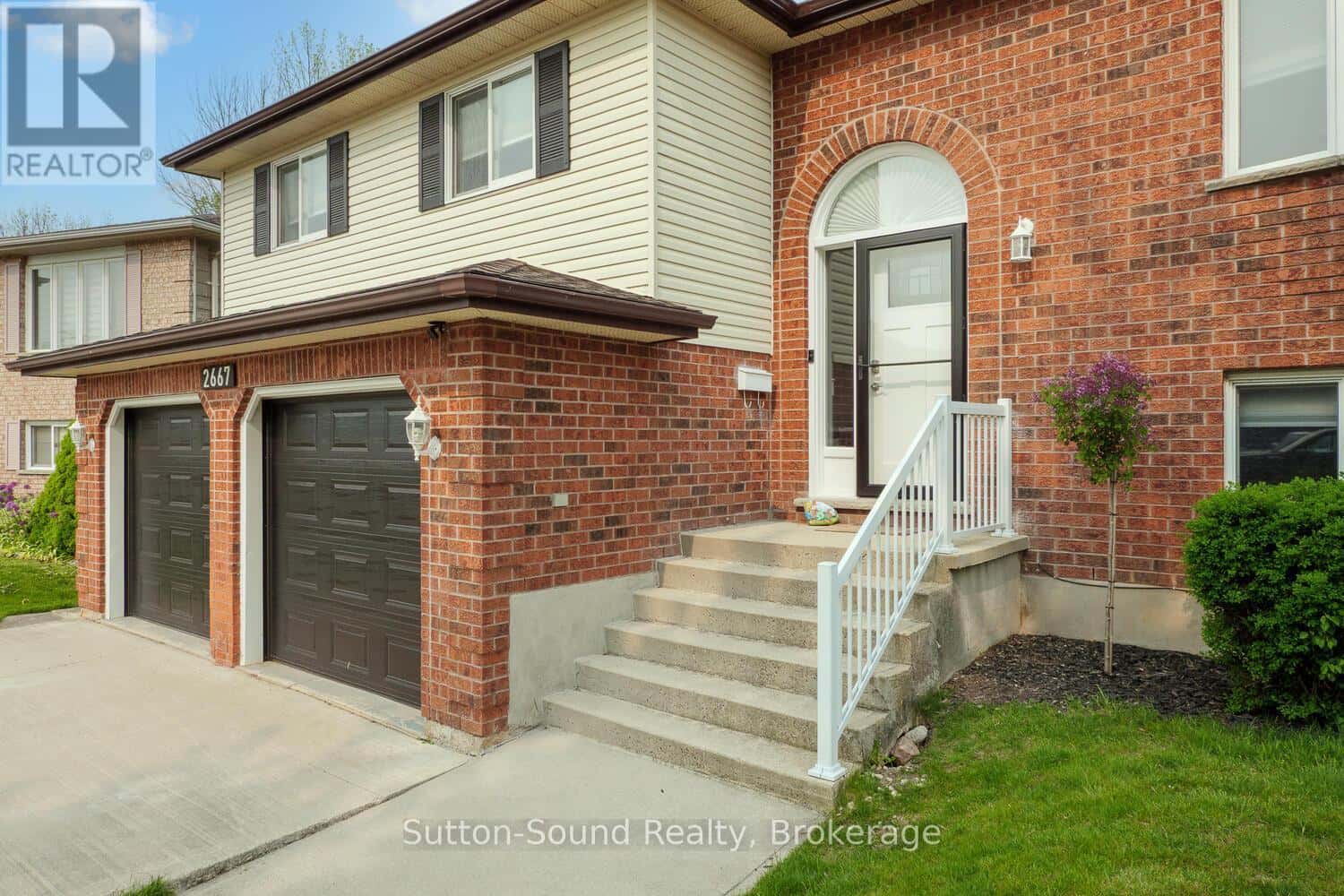 2667 8TH AVENUE E — Owen Sound, Ontario - Photo 2 of 25
