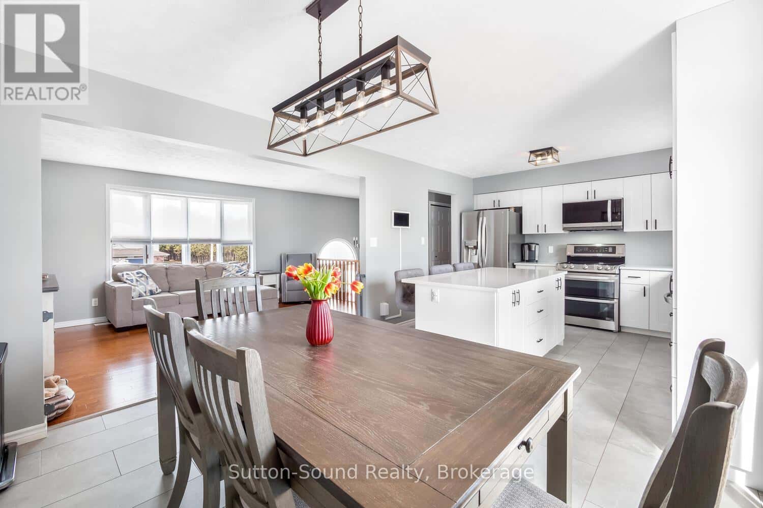 2667 8TH AVENUE E — Owen Sound, Ontario - Photo 5 of 25