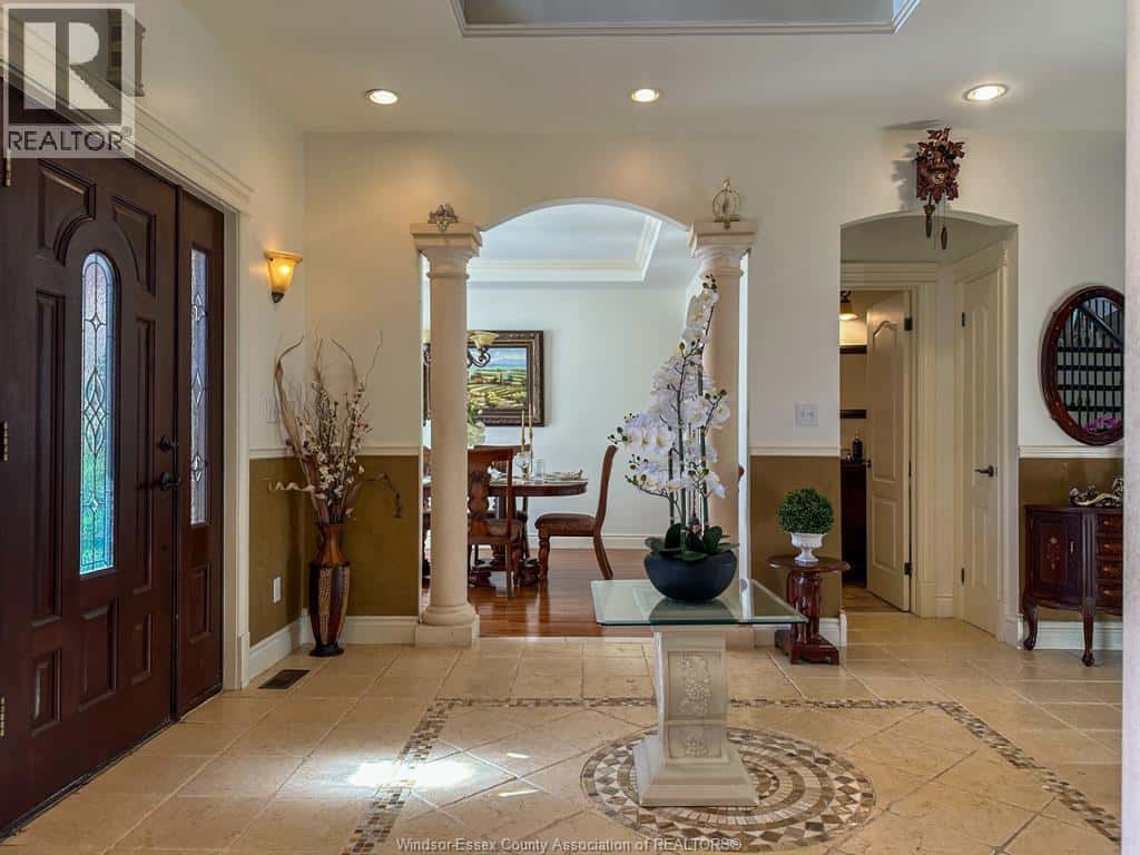 1042 HUNTINGTON — Lakeshore, Ontario - Photo 3 of 50