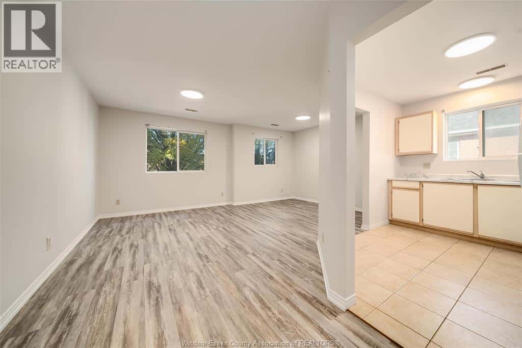 1970 DAYTONA — Windsor, Ontario - Photo 4 of 34