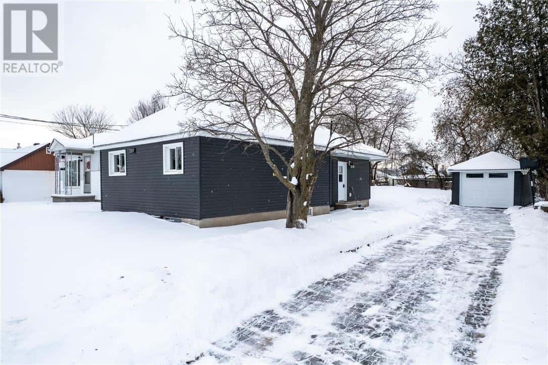 389 Albert Street — Espanola, Ontario - Photo 3 of 35