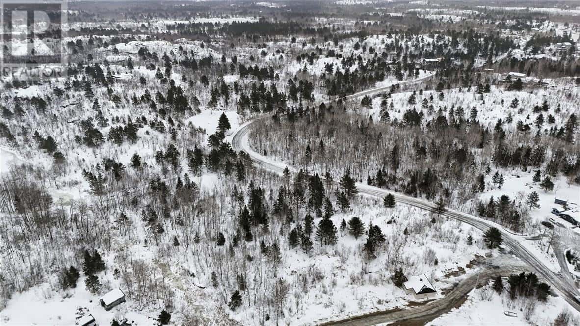 411 Dryden Road — Wahnapitae, Ontario - Photo 5 of 6