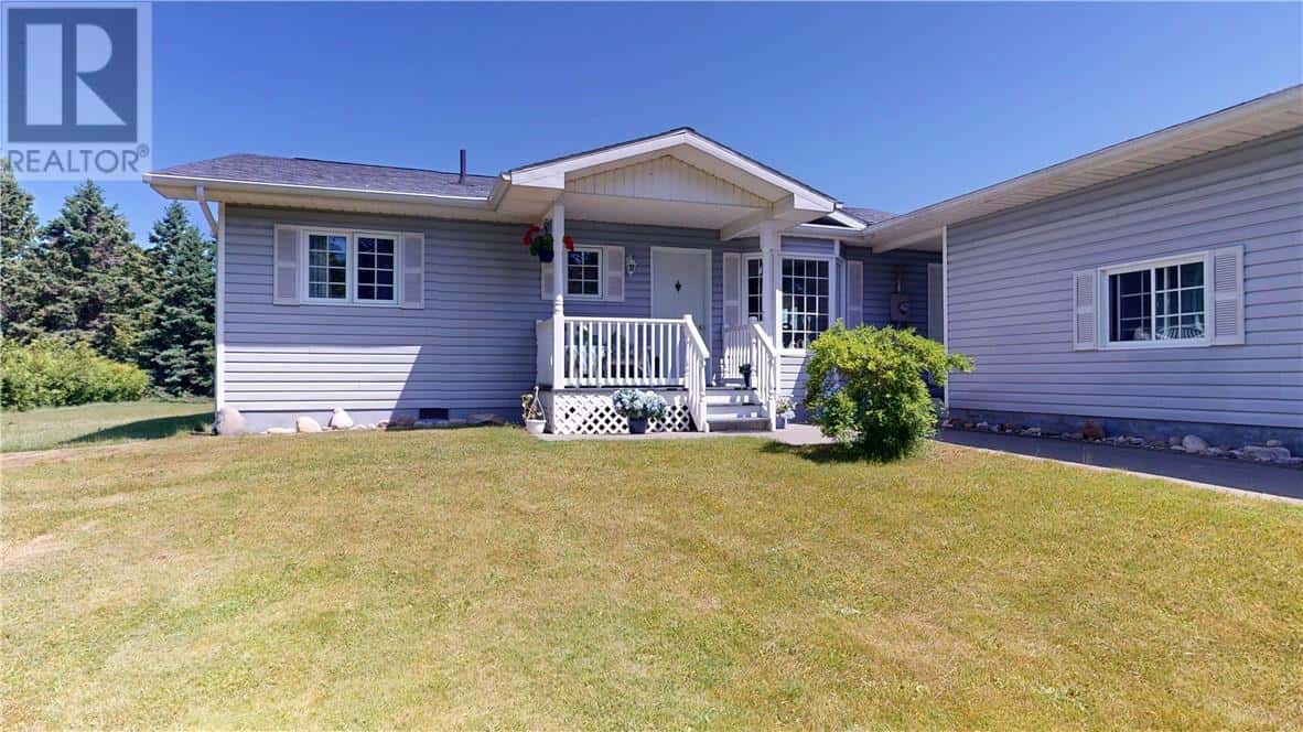 12 Islandview — Mindemoya, Ontario - Photo 5 of 45