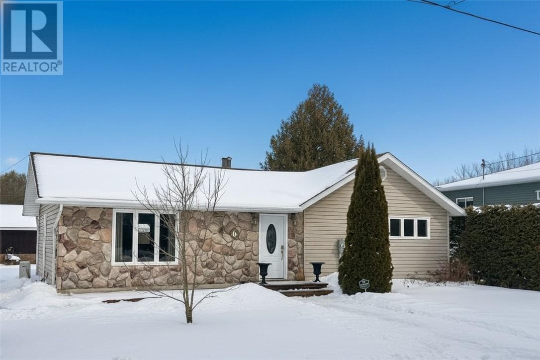 6 Birch Street — Blind River, Ontario - Main photo