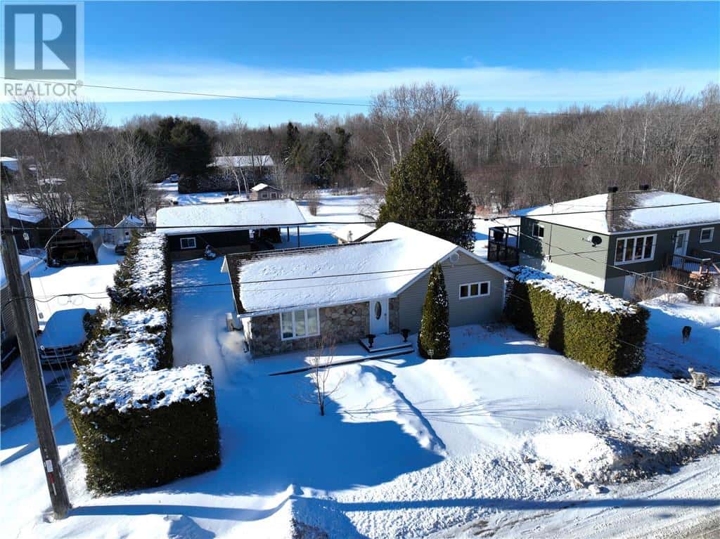 6 Birch Street — Blind River, Ontario - Photo 2 of 49