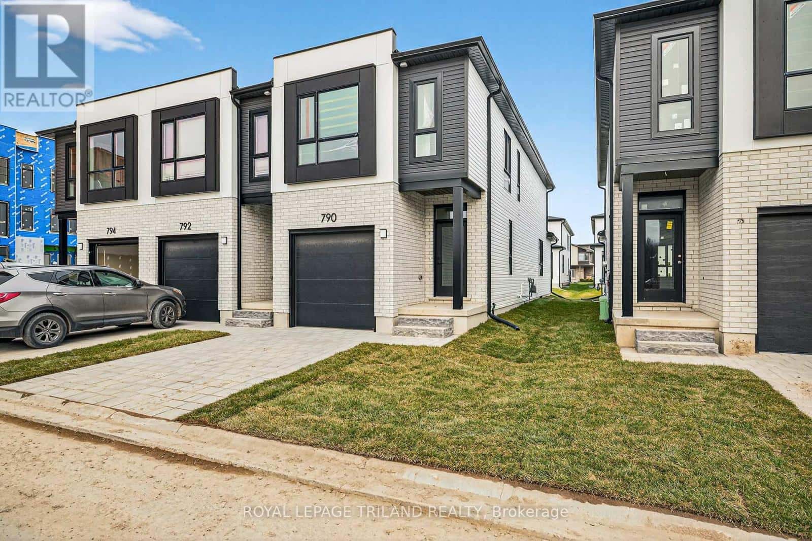 790 BANYAN LANE — London North (North E), Ontario - Photo 2 of 39