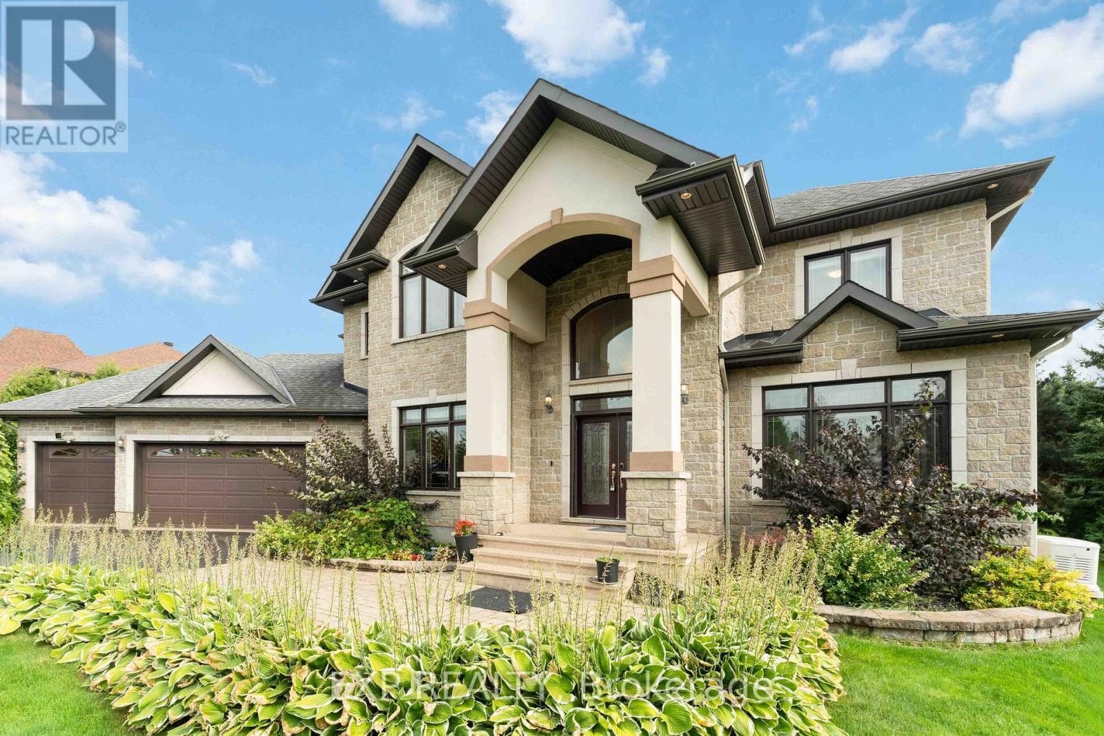 6984 LAKES PARK DRIVE — Ottawa, Ontario - Main photo