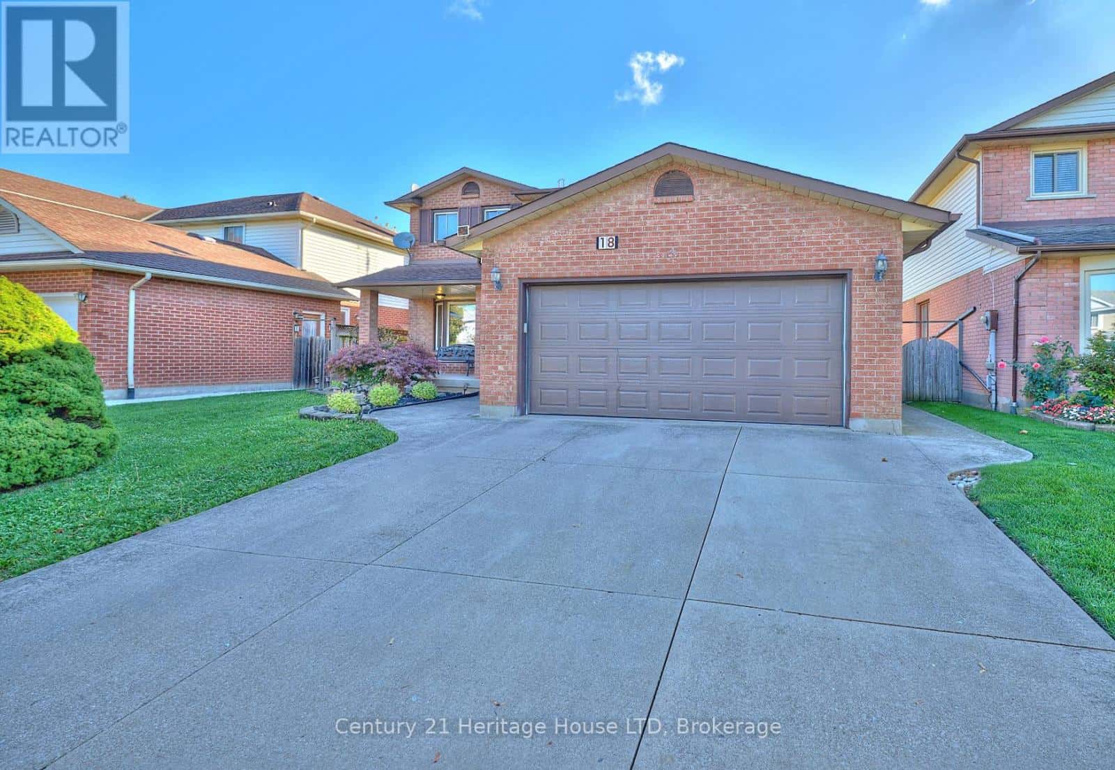 18 BASCARY CRESCENT — St. Catharines (Rykert/Vansickle), Ontario - Photo 2 of 40