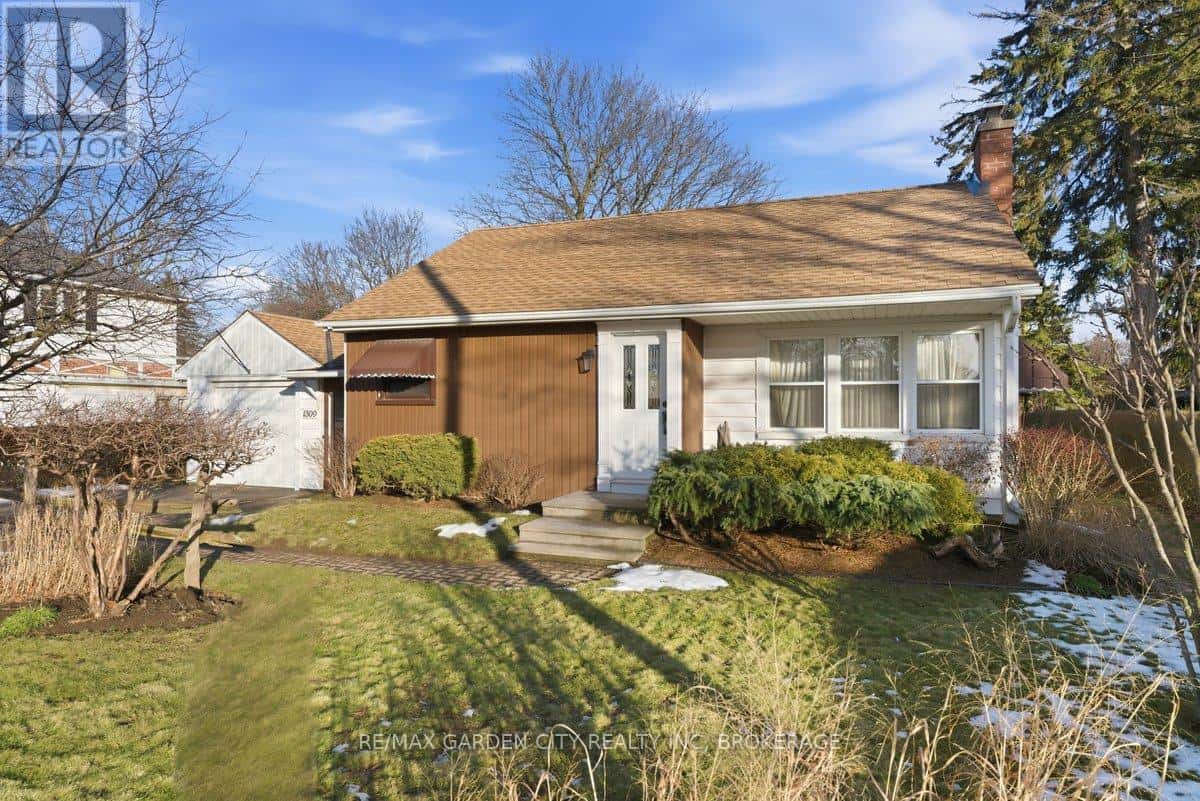 1509 HAIST STREET N — Pelham (Fonthill), Ontario - Photo 2 of 36