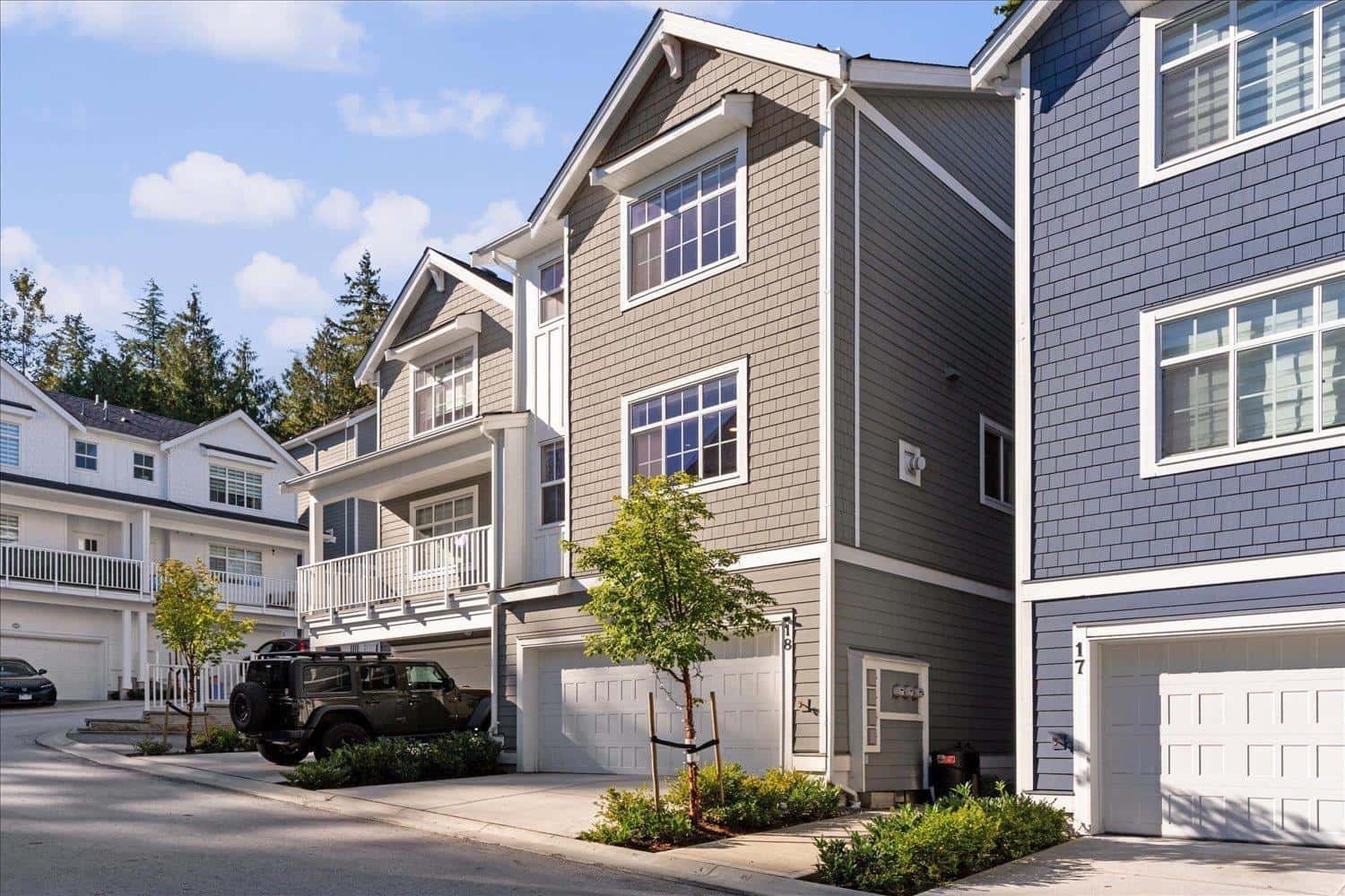 18 9762 182A STREET — Surrey, British Columbia - Photo 2 of 40