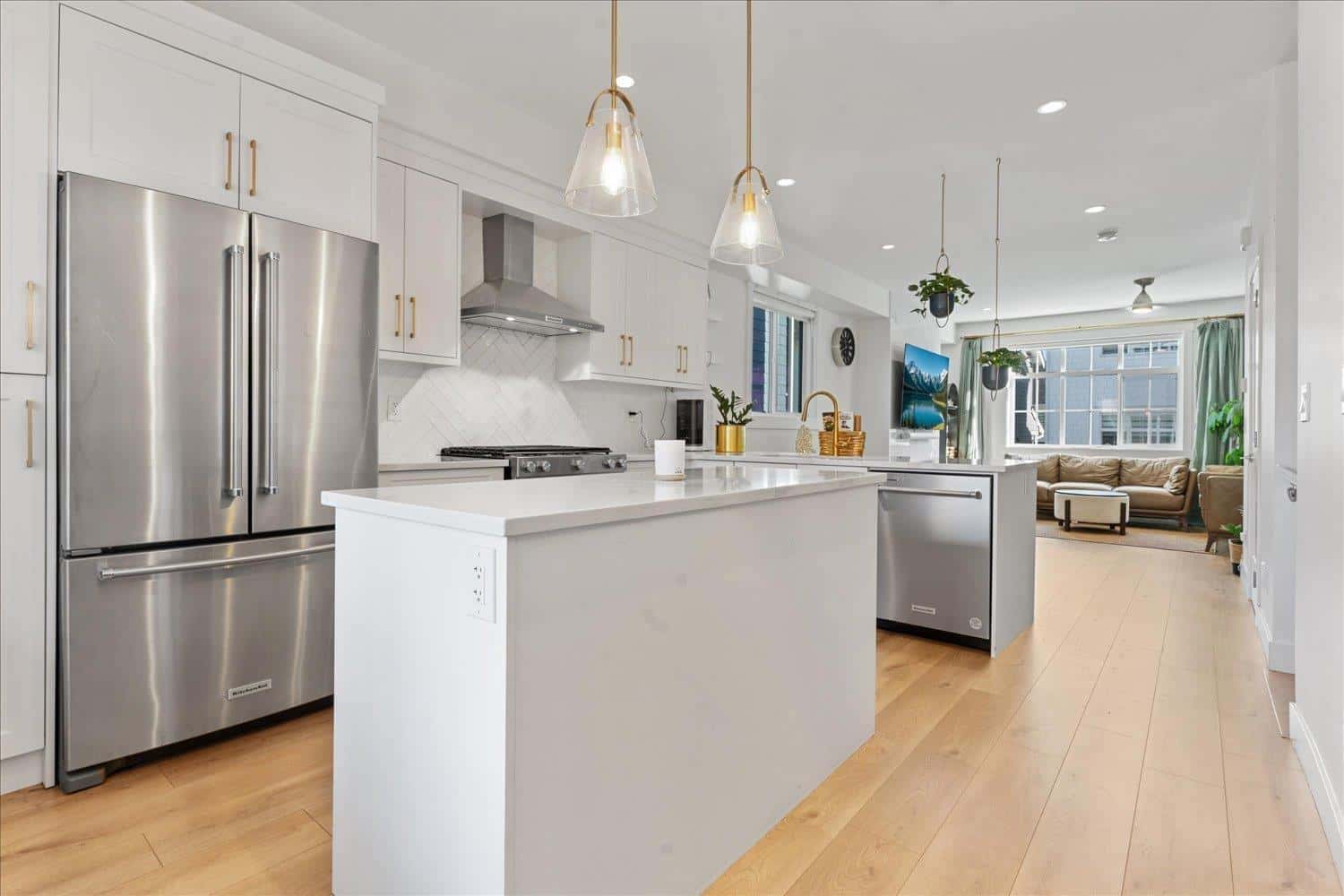 18 9762 182A STREET — Surrey, British Columbia - Photo 5 of 40