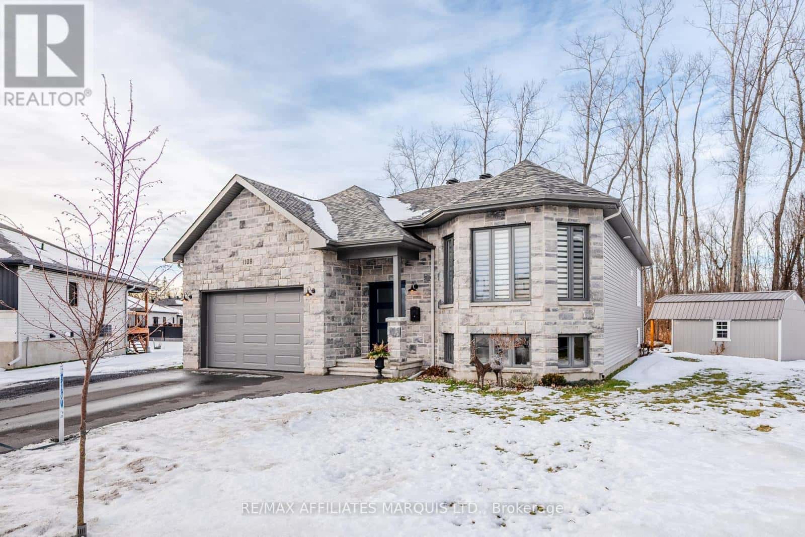 1108 NICOLAS CRESCENT — Cornwall, Ontario - Photo 2 of 44