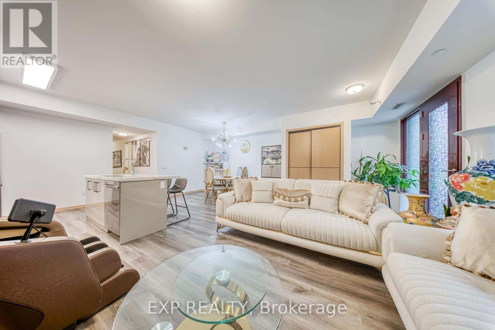 B107 - 50 MORECAMBE GATE — Toronto (L'Amoreaux), Ontario - Photo 5 of 30