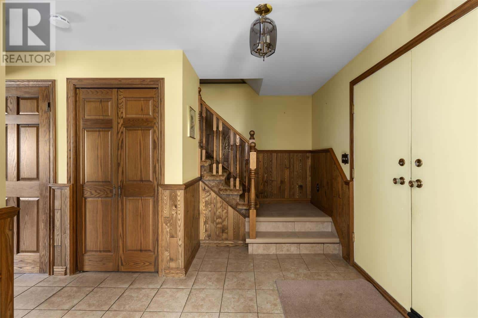 121 Pleasant DR — Sault Ste. Marie, Ontario - Photo 2 of 39